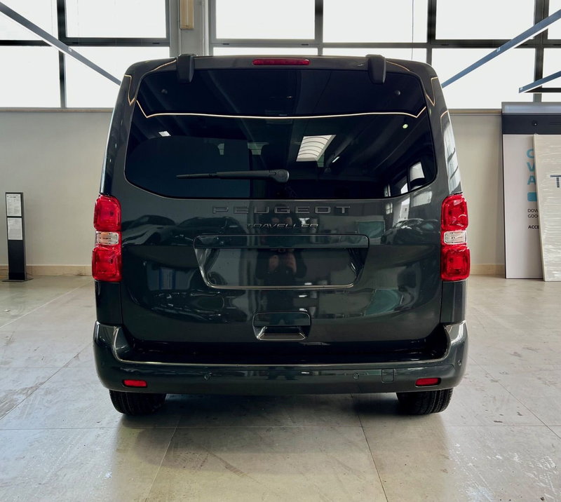 Peugeot Traveller nuova a Bari (6)