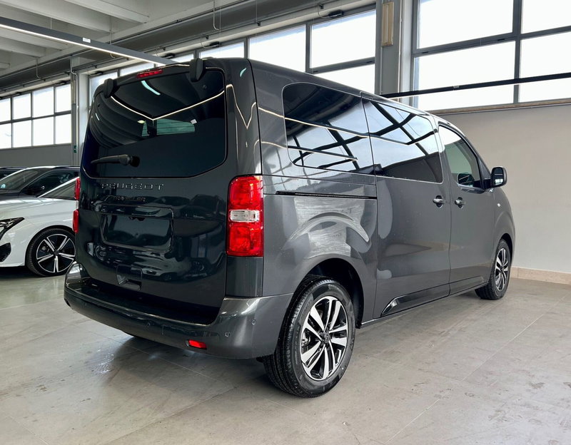 Peugeot Traveller nuova a Bari (7)