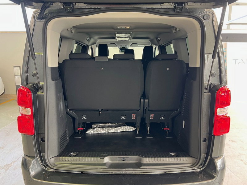 Peugeot Traveller nuova a Bari (8)