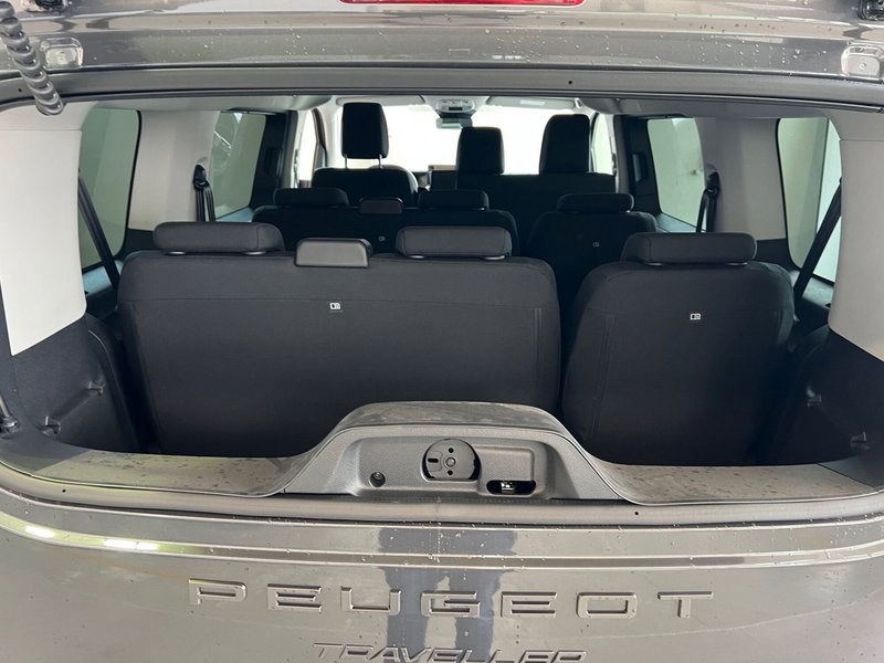 Peugeot Traveller nuova a Bari (9)