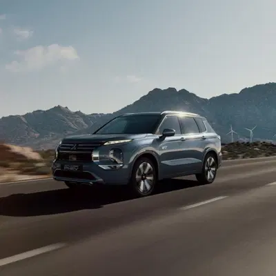 Mitsubishi Outlander 2.4 phev Inform nuova a Como