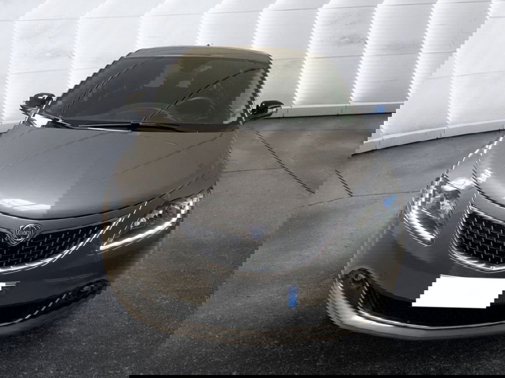 Lancia Ypsilon usata a Napoli (6)