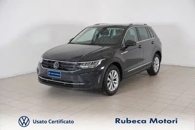 Volkswagen Tiguan 1.5 TSI ACT Life del 2023 usata a Citta' della Pieve
