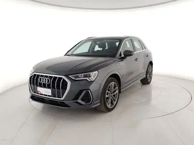 Audi Q3 45 TFSI e S tronic S line edition del 2021 usata a Massa