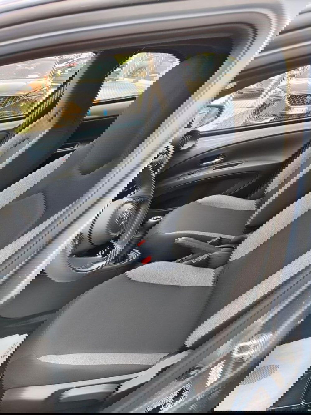 Toyota Aygo X nuova a Perugia (11)