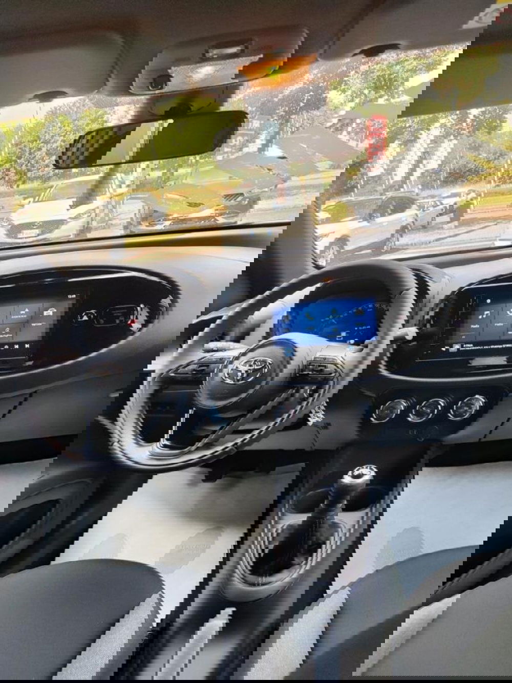 Toyota Aygo X nuova a Perugia (8)