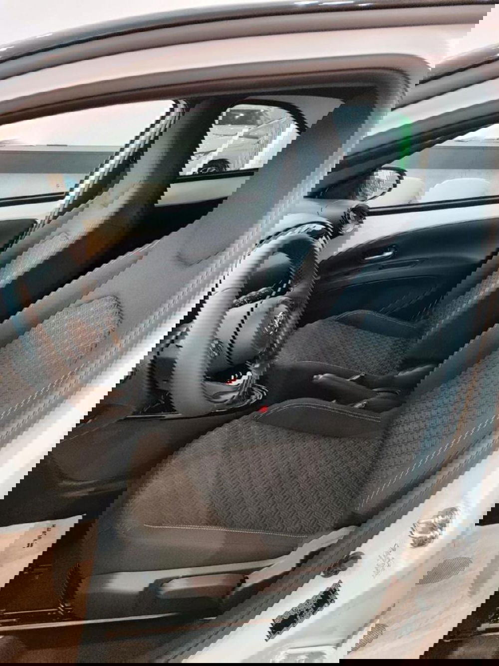 Toyota Aygo X nuova a Perugia (11)