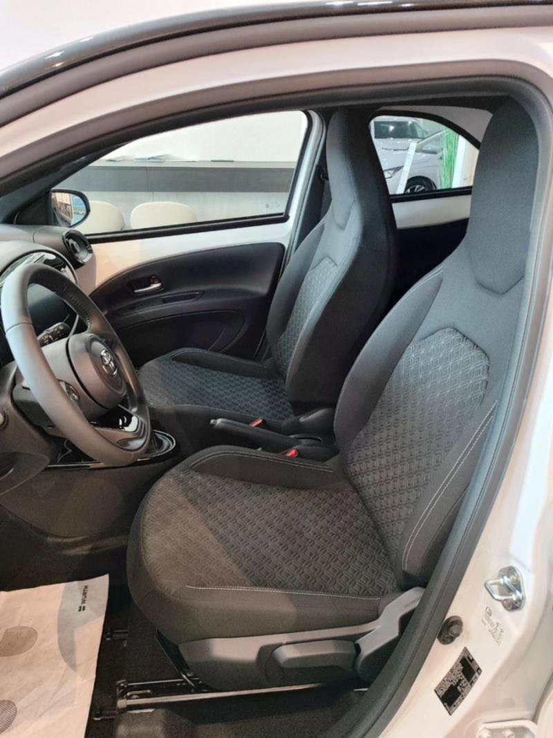 Toyota Aygo X nuova a Perugia (11)