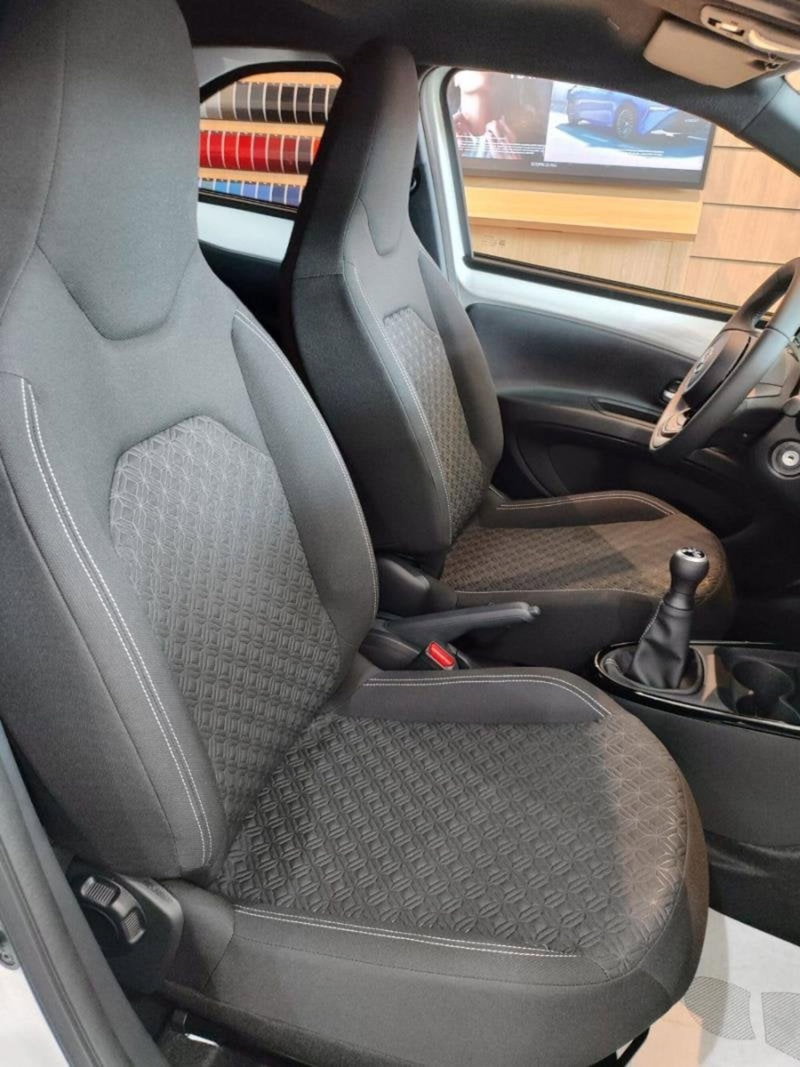 Toyota Aygo X nuova a Perugia (6)