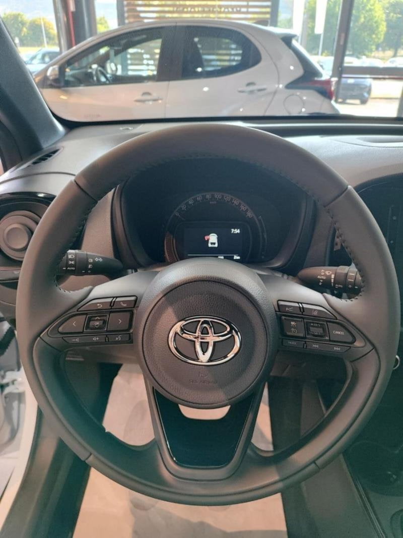 Toyota Aygo X nuova a Perugia (9)