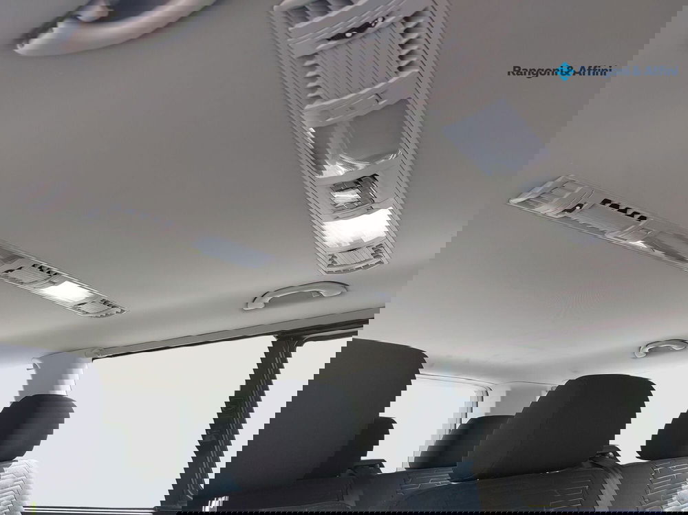 Volkswagen Veicoli Commerciali Caravelle usata a Brescia (7)