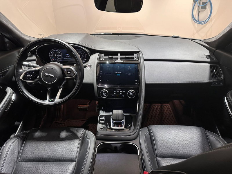Jaguar E-Pace usata a Varese (3)