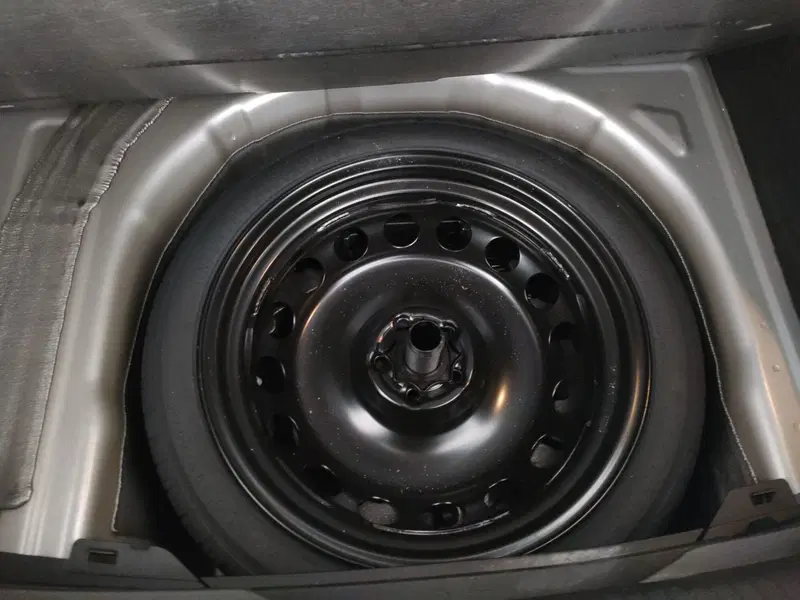 Volkswagen Taigo usata a Caserta (11)