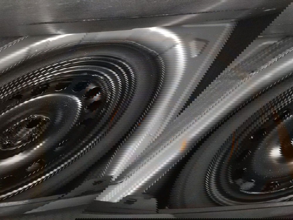 Volkswagen Taigo usata a Caserta (11)