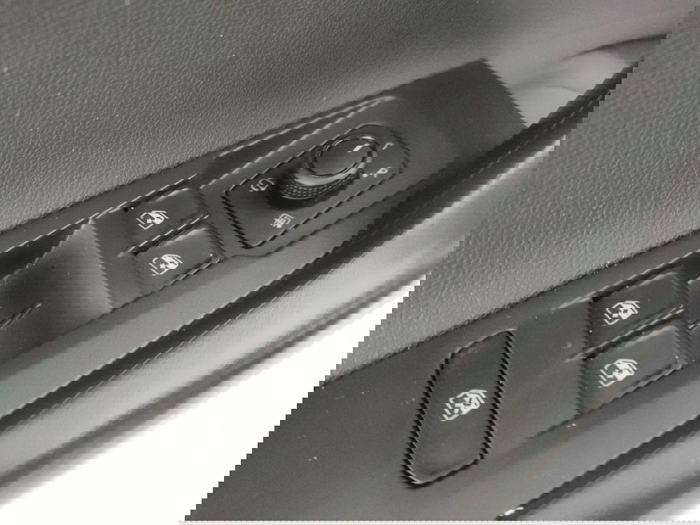 Volkswagen Taigo usata a Caserta (12)