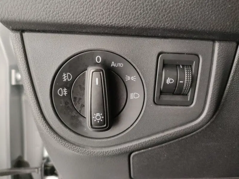 Volkswagen Taigo usata a Caserta (13)