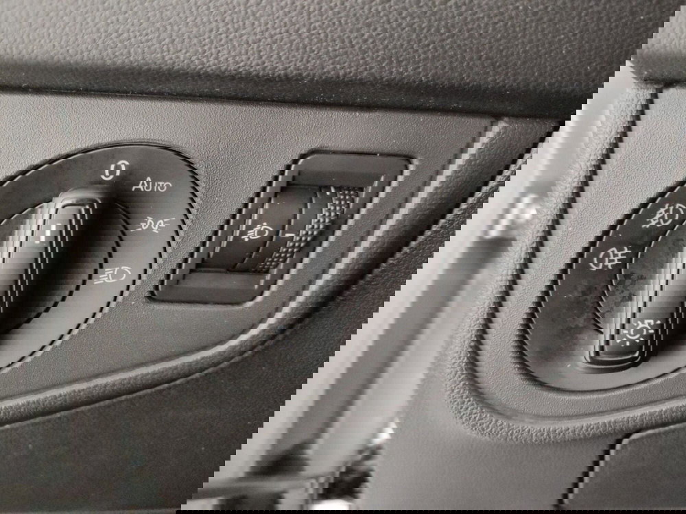 Volkswagen Taigo usata a Caserta (13)