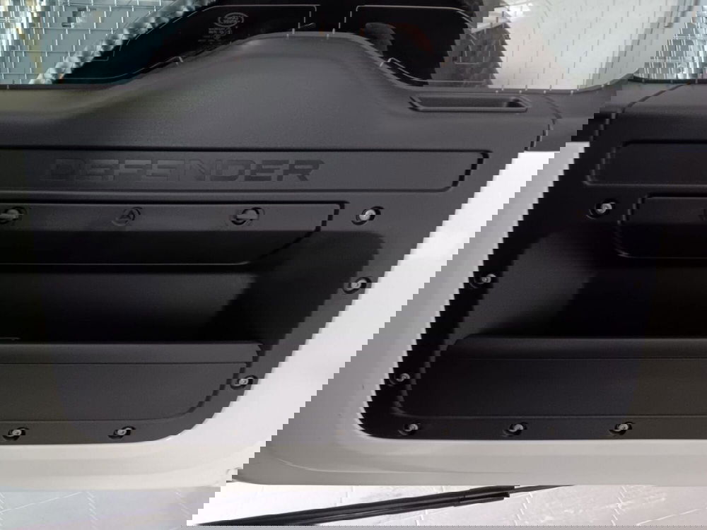 Land Rover Defender usata a Asti (14)