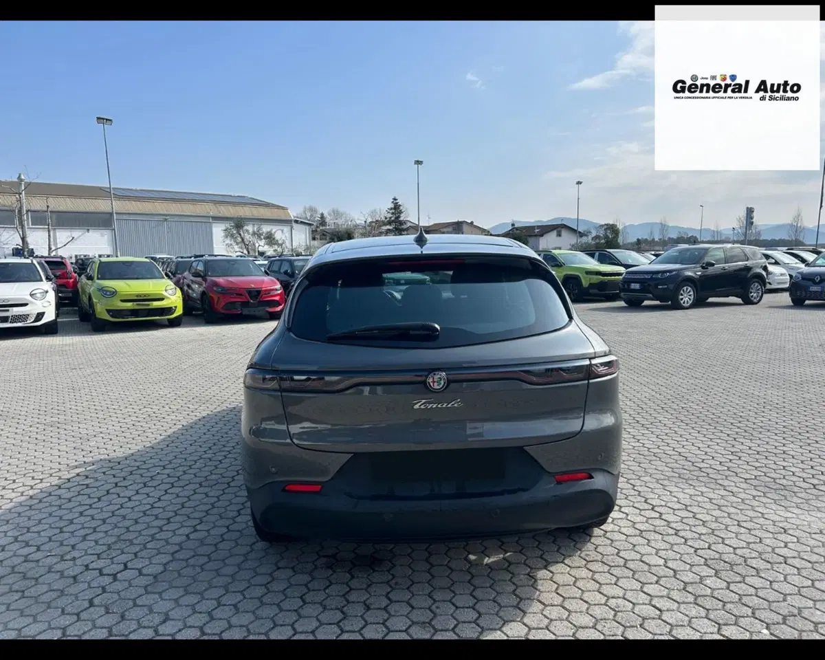 Alfa Romeo Tonale usata a Lucca (6)