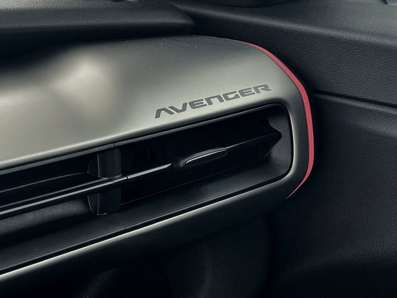 Jeep Avenger nuova a Perugia (16)