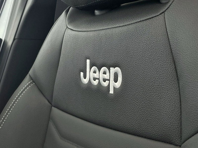 Jeep Avenger nuova a Perugia (18)