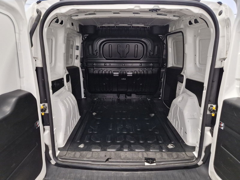 Fiat Doblò Furgone usata a Varese (5)