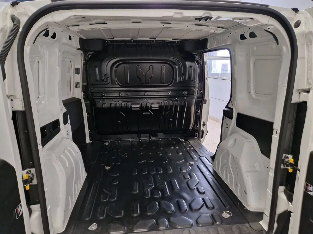 Fiat Doblò Furgone usata a Varese (6)