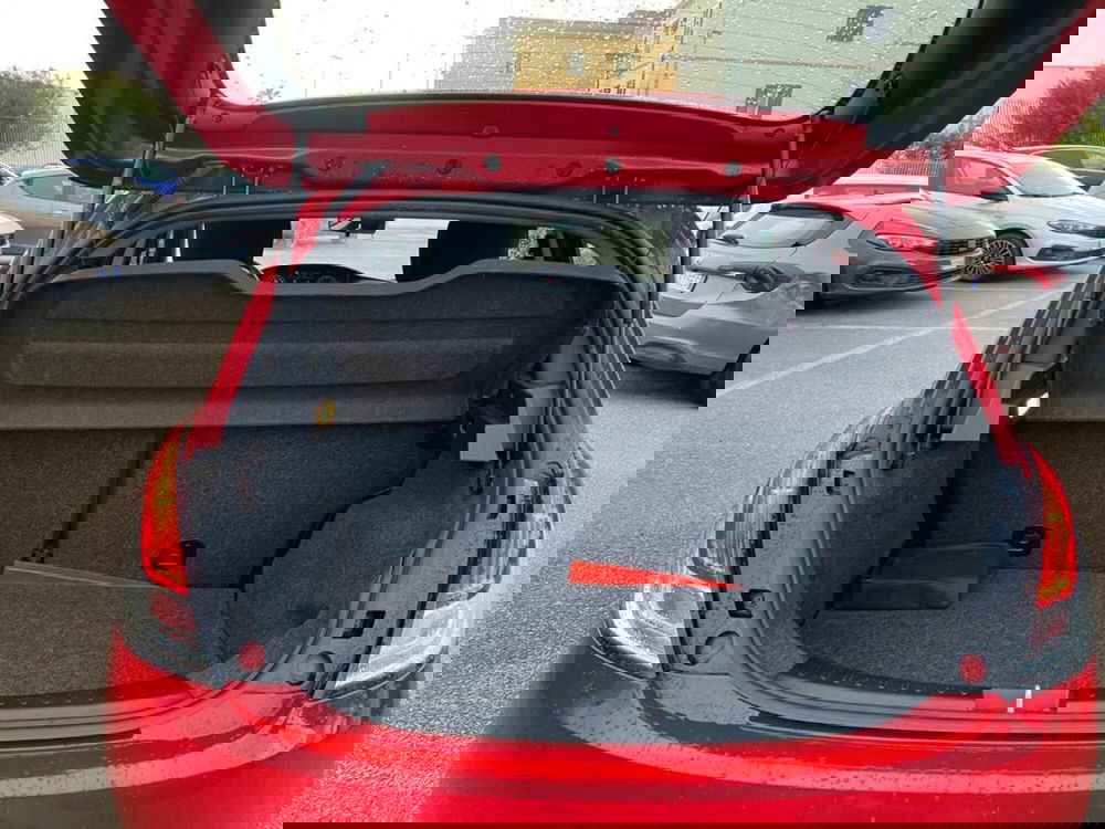 Lancia Ypsilon usata a Salerno (11)