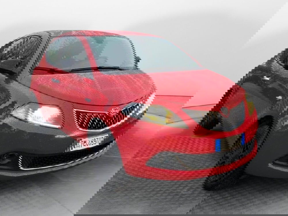 Lancia Ypsilon usata a Salerno (2)