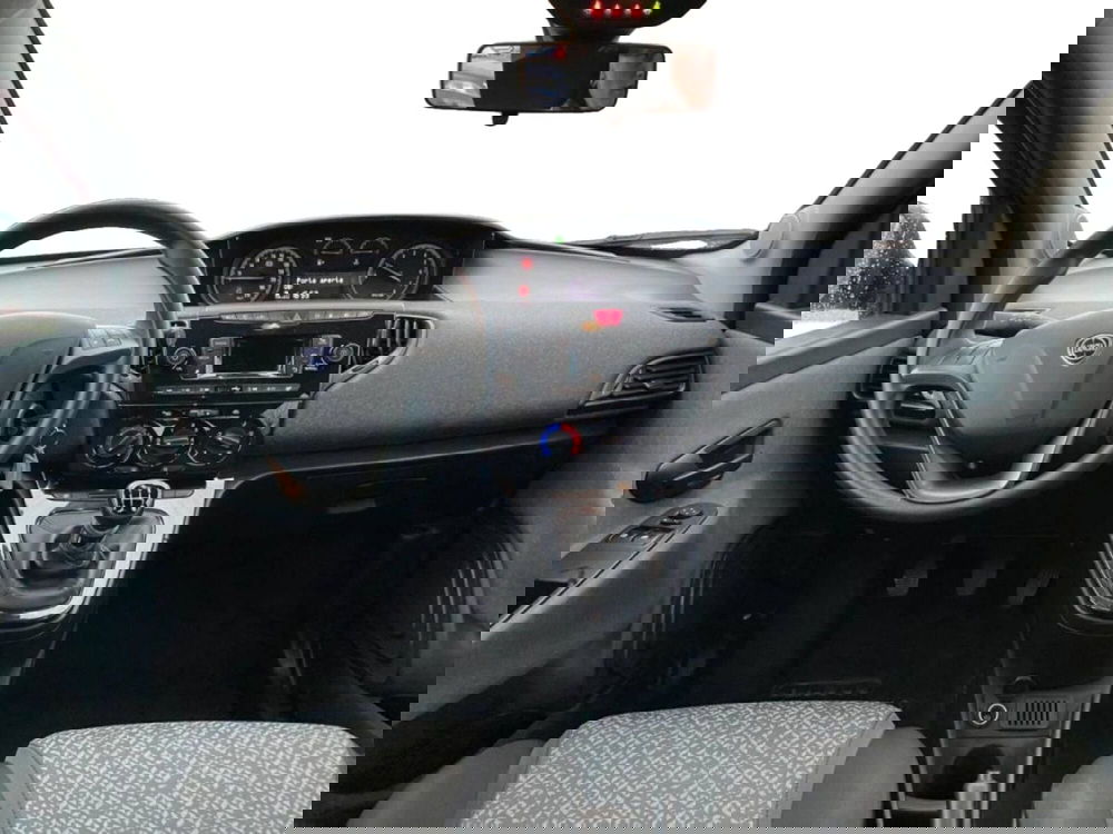 Lancia Ypsilon usata a Salerno (5)