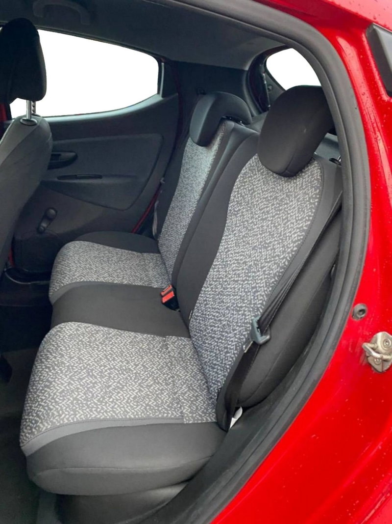 Lancia Ypsilon usata a Salerno (7)