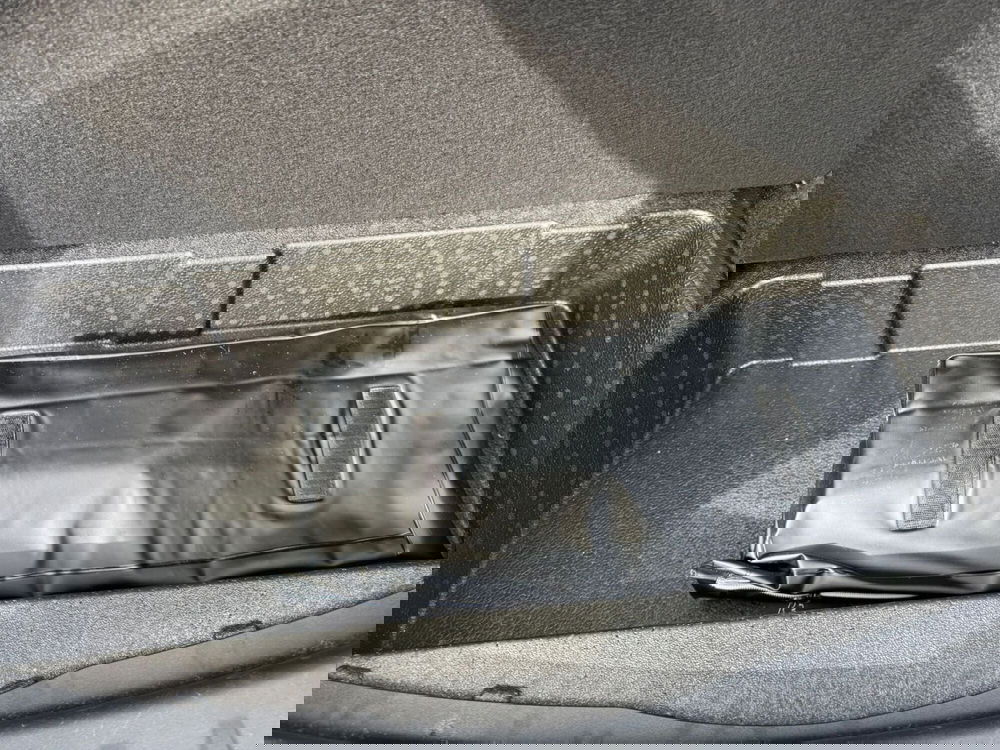 Jaguar E-Pace usata a Salerno (13)