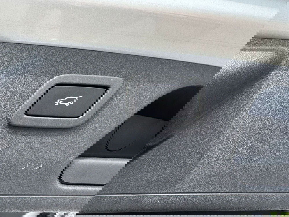 Jaguar E-Pace usata a Salerno (14)