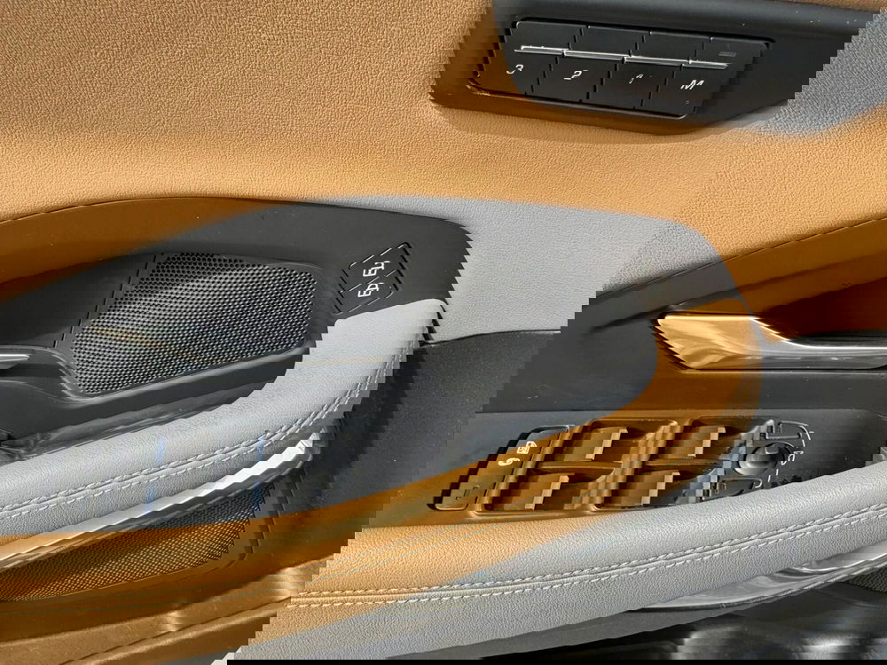 Jaguar E-Pace usata a Salerno (17)