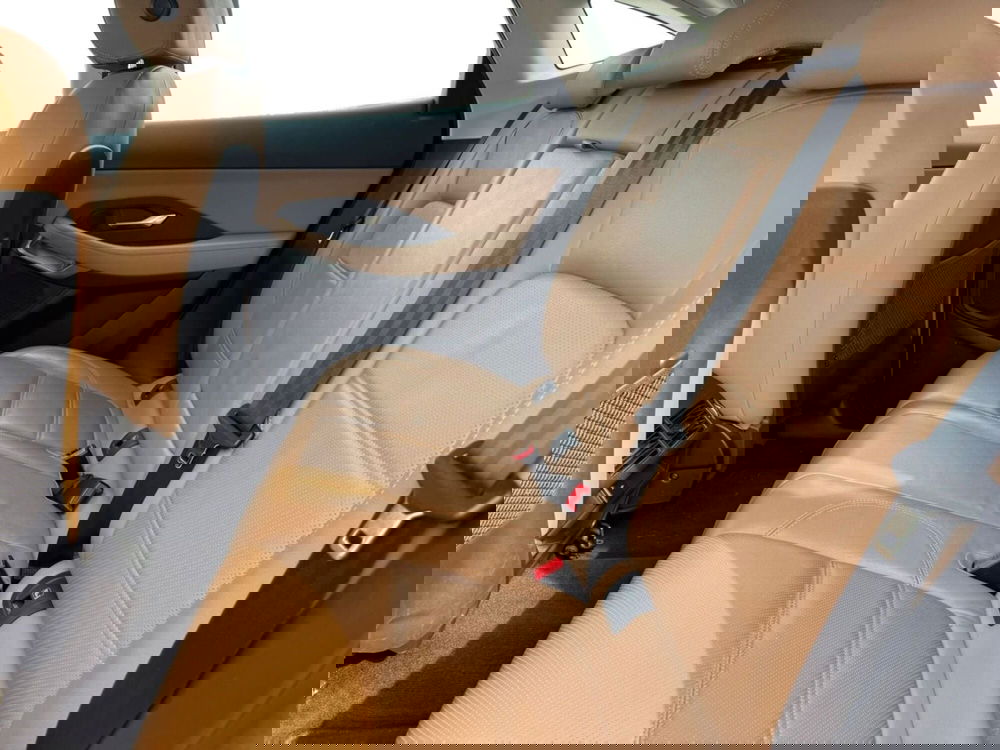 Jaguar E-Pace usata a Salerno (7)