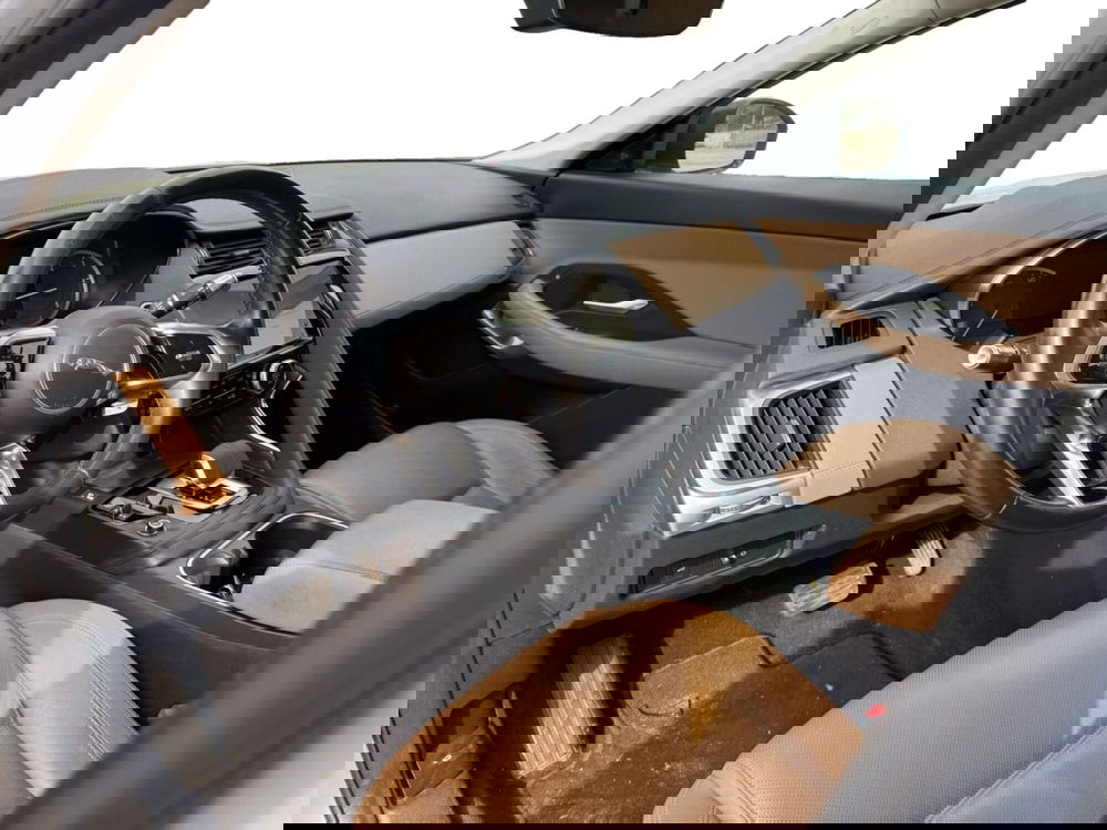 Jaguar E-Pace usata a Salerno (8)