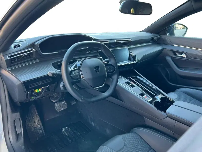 Peugeot 508 SW nuova a Salerno (8)
