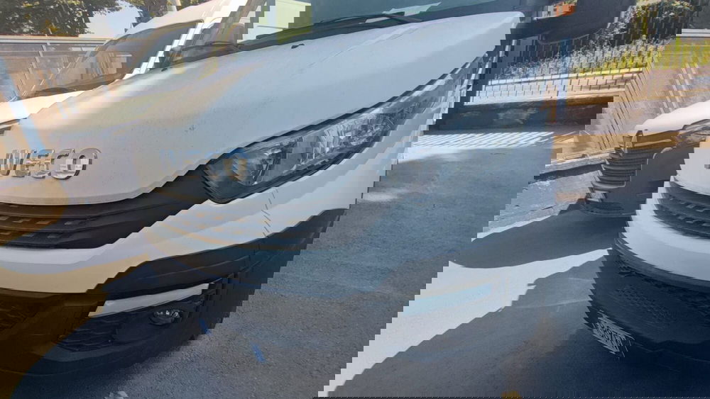 Iveco Daily Furgone usata a Salerno (10)