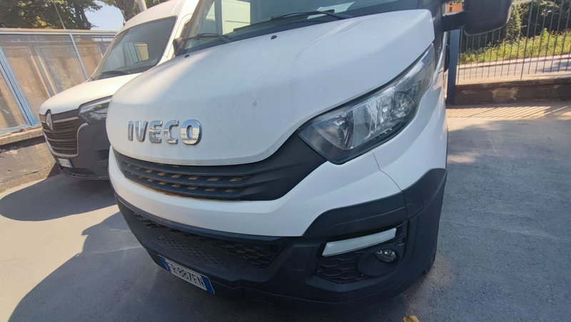 Iveco Daily Furgone usata a Salerno (10)