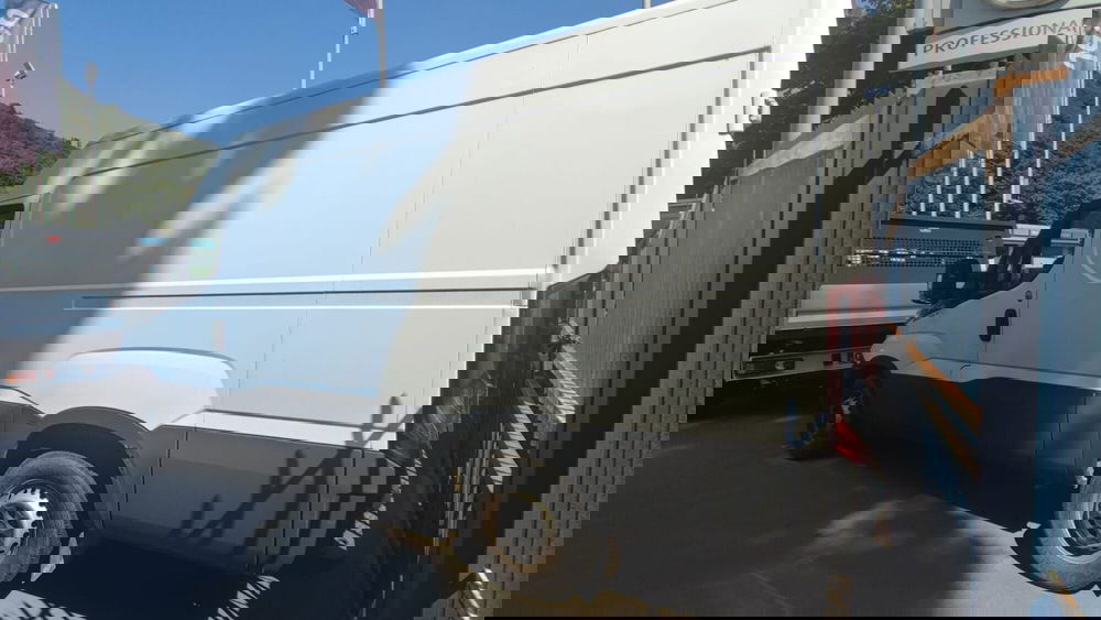 Iveco Daily Furgone usata a Salerno (11)