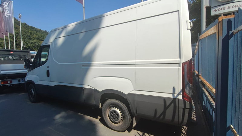 Iveco Daily Furgone usata a Salerno (11)