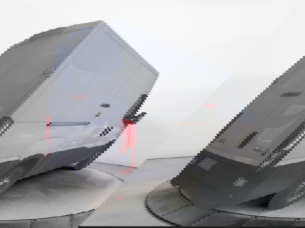 Iveco Daily Furgone usata a Salerno (4)