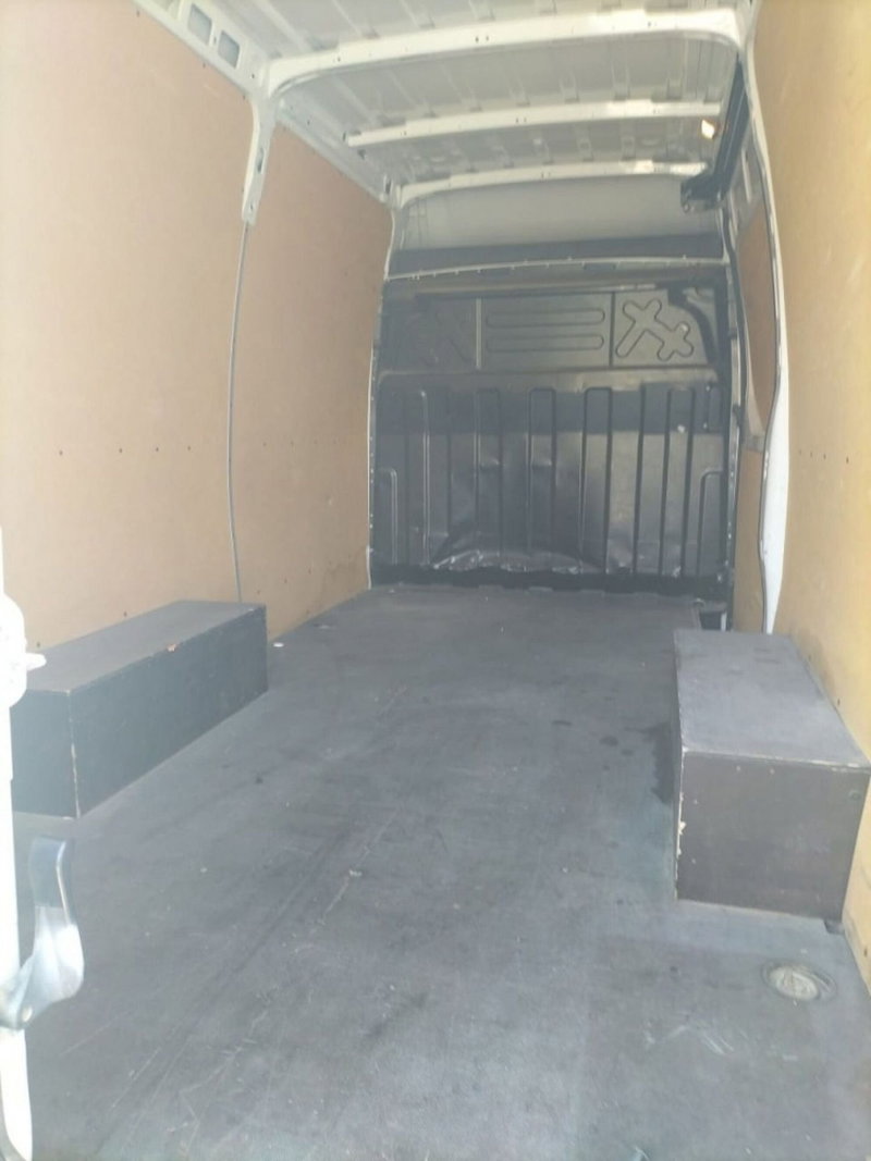 Iveco Daily Furgone usata a Salerno (7)