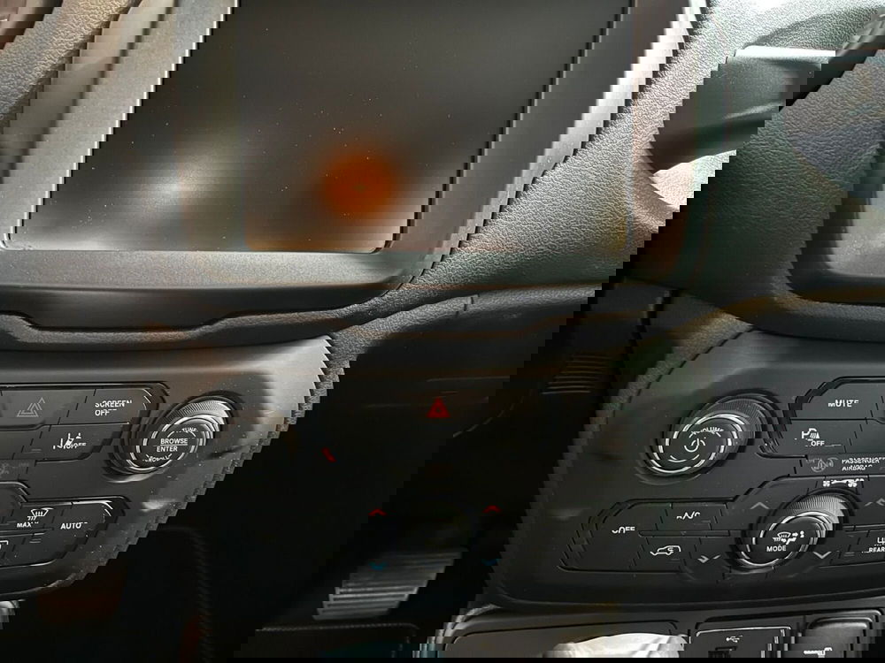 Jeep Renegade usata a Salerno (17)