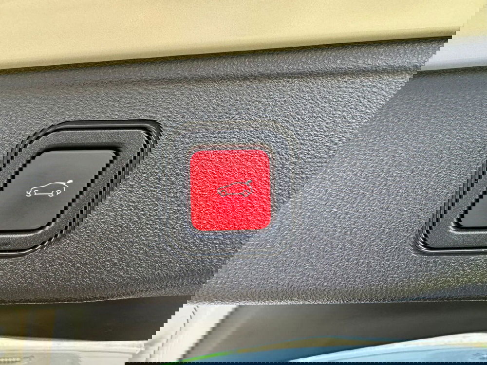 Jeep Avenger usata a Salerno (12)