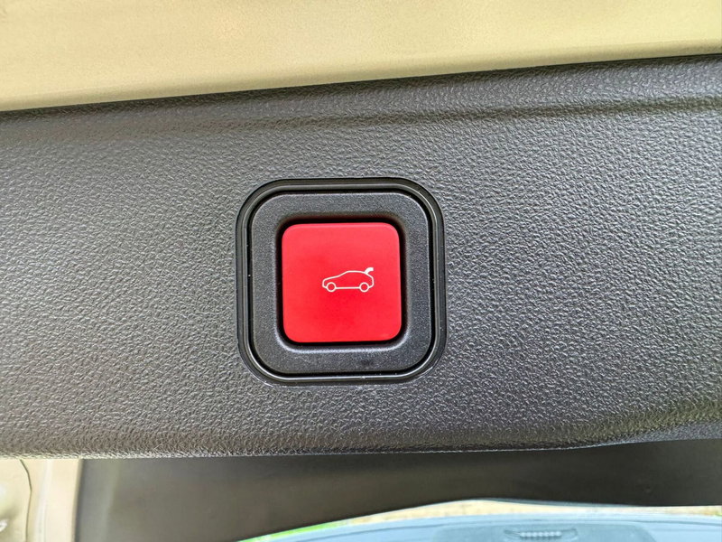 Jeep Avenger usata a Salerno (12)