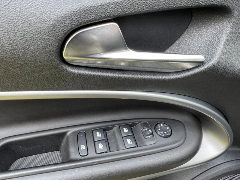 Jeep Avenger usata a Salerno (15)