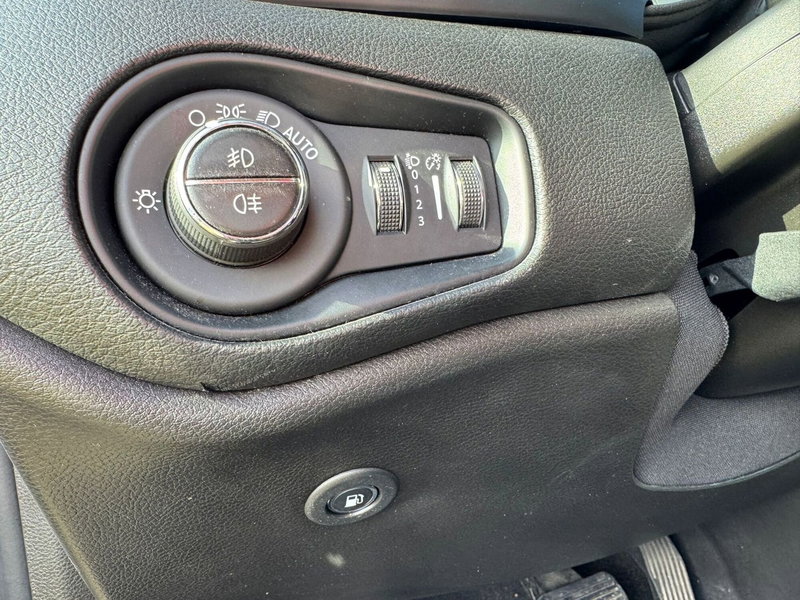 Jeep Renegade usata a Salerno (17)