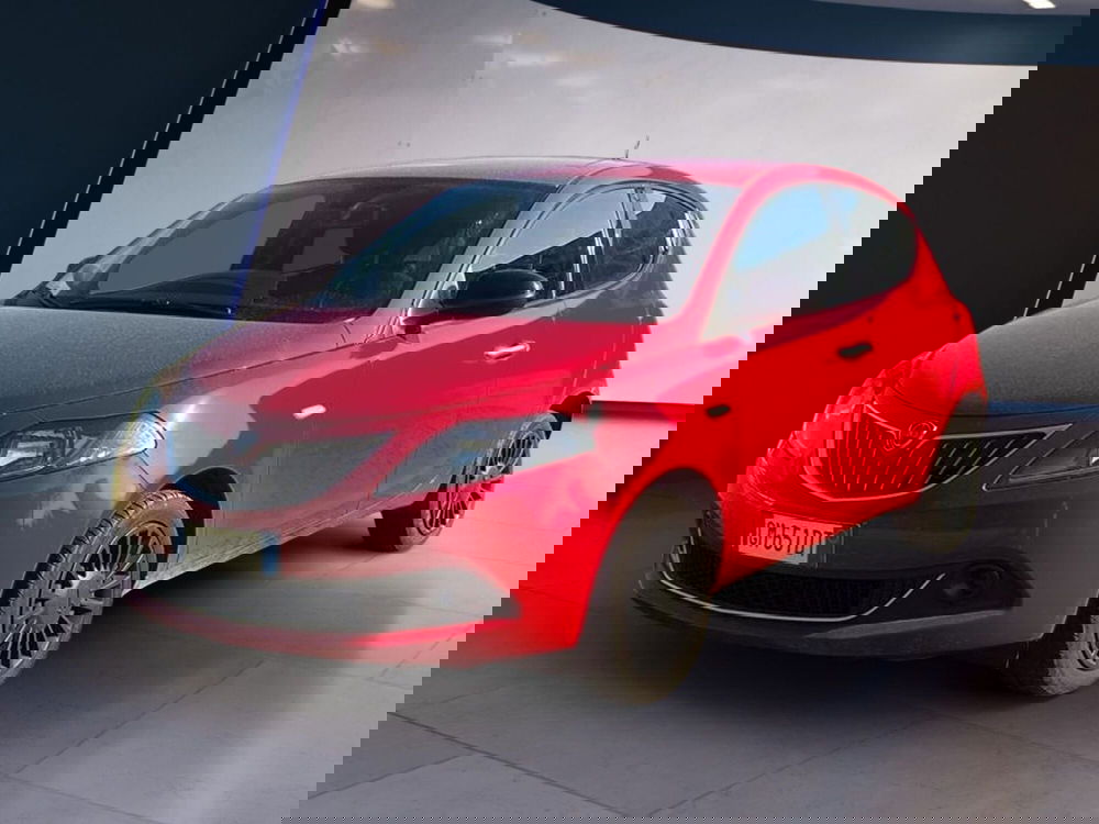 Lancia Ypsilon usata a Salerno