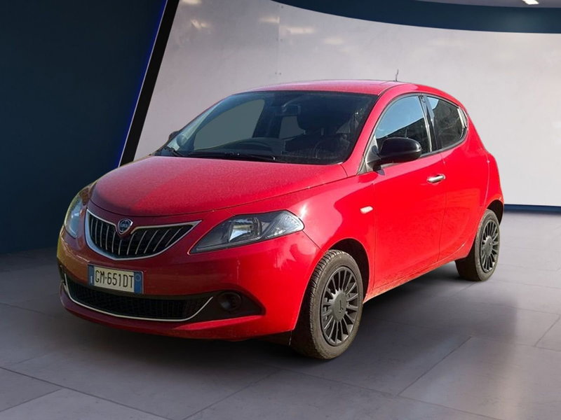 Lancia Ypsilon usata a Salerno